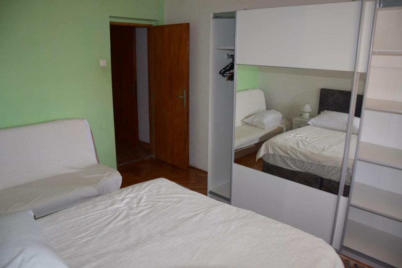 Apartment Linda 1 Baska Voda